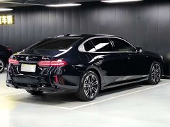 BMW 5 Series 525Li M Sport Package - ფოტო 19