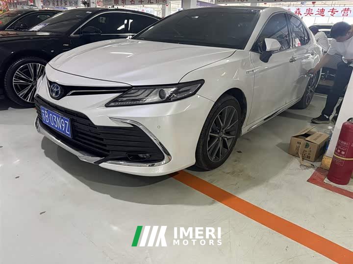 Toyota Camry Shuangqing 2.5HG Deluxe Edition