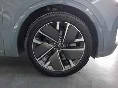 Li Auto L8 Max Intelligent Refresh Edition - ფოტო 6