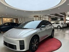 Li Auto i6 2025 Four-Wheel Drive Standard Edition - ფოტო 1