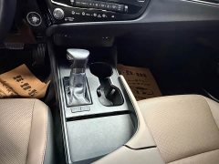 Lexus ES 200 Excellence Edition - ფოტო 4