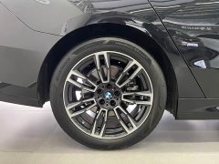 BMW 5 Series Facelift 530Li Premier M Sport Package - ფოტო 8
