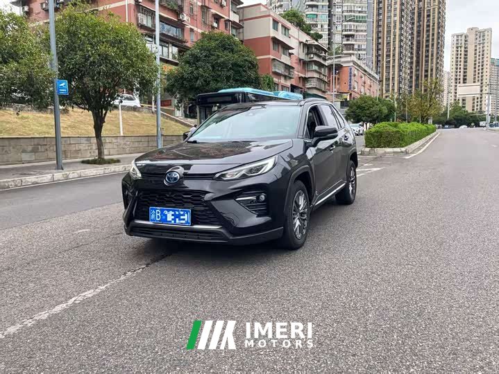 Toyota Wildland Dual-Engine 2.5L E-CVT AWD Luxury PLUS Version