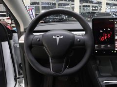 Tesla Model Y Rear-Wheel Drive - ფოტო 13