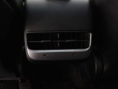 Tesla Model Y Rear-Wheel Drive - ფოტო 16