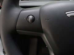 Tesla Model Y Rear-Wheel Drive - ფოტო 18