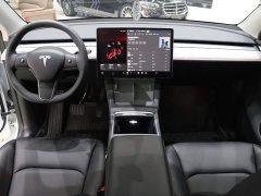 Tesla Model Y Rear-Wheel Drive - ფოტო 9
