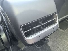 Tesla Model Y Rear-Wheel Drive - ფოტო 17