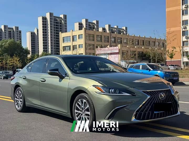 Lexus ES 300h Excellence Edition