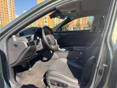 Lexus ES 2022 300h Excellence Edition - ფოტო 4