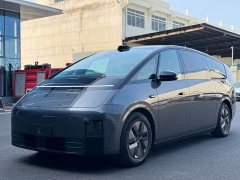 Li Auto Li Xiang MEGA Ultra - ფოტო 1