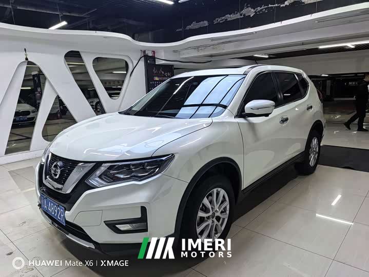 Nissan Qashqai Classic 2.0L FWD Smart Connect Premium Edition