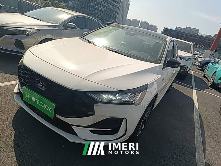 Ford Focus Sedan EcoBoost 180 Automatic ST Line