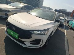 Ford Focus 2022 Sedan EcoBoost 180 Automatic ST Line - ფოტო 1