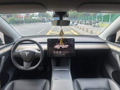Tesla Model Y 2022 Facelift Rear-Wheel Drive - ფოტო 15