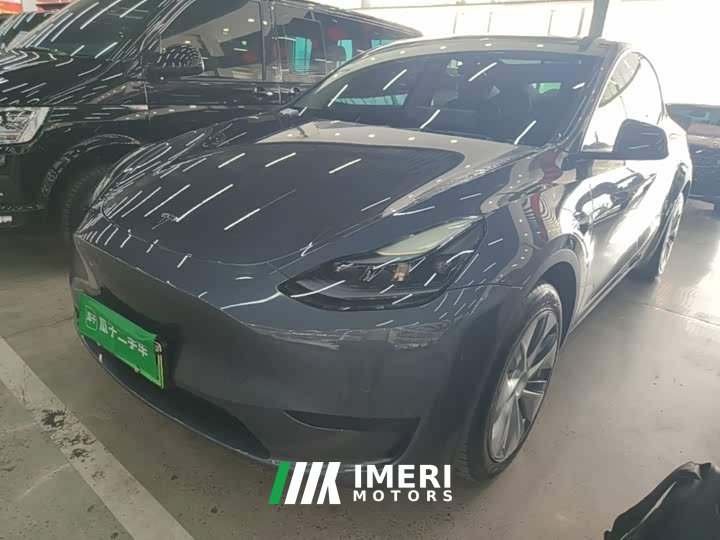 Tesla Model Y Rear-Wheel Drive