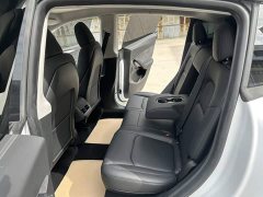 Tesla Model Y Rear-Wheel Drive - ფოტო 15