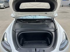 Tesla Model Y Rear-Wheel Drive - ფოტო 8