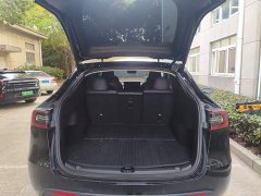 Tesla Model Y Rear-Wheel Drive - ფოტო 18