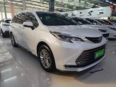 Toyota Sienna 2021 2.5L Hybrid Premium Edition - ფოტო 3