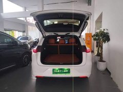 Li Auto L6 Pro - ფოტო 18