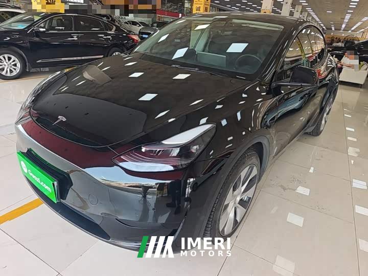 Tesla Model Y Facelift Rear-Wheel Drive