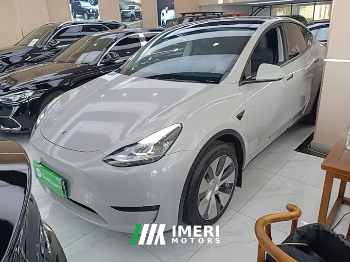 Tesla Model Y Facelift Rear-Wheel Drive