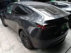 Tesla Model Y Rear-Wheel Drive - ფოტო 4