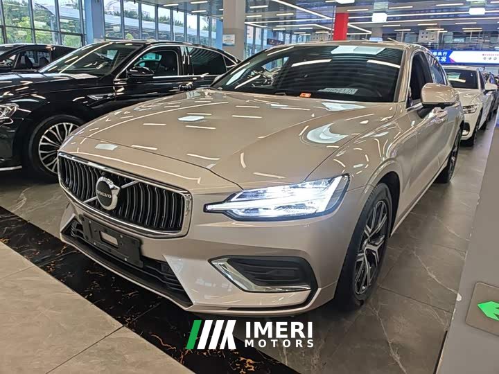 Volvo S60 B4 Intelligent Luxury Edition - ავტომობილი ჩინეთიდან