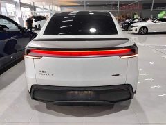 Tesla Model Y Rear-Wheel Drive - ფოტო 5