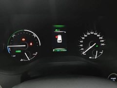 Toyota Gravia 2.5L Hybrid Comfort Edition - ფოტო 11