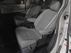 Toyota Gravia 2.5L Hybrid Comfort Edition - ფოტო 16
