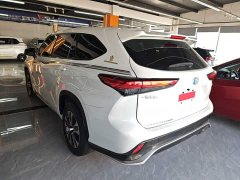 Toyota Crown Venza 2021 2.5L HEV FWD Base - ფოტო 4
