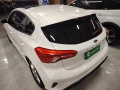 Ford Focus 2021 Hatchback EcoBoost 180 Automatic Trend - ფოტო 4
