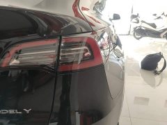 Tesla Model Y Long Range All-Wheel Drive - ფოტო 7