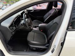 Ford Focus Sedan EcoBoost 180 Automatic ST Line - ფოტო 10