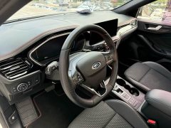 Ford Focus Sedan EcoBoost 180 Automatic ST Line - ფოტო 11
