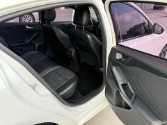 Ford Focus Sedan EcoBoost 180 Automatic ST Line - ფოტო 19
