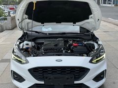 Ford Focus Sedan EcoBoost 180 Automatic ST Line - ფოტო 20