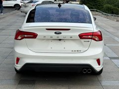 Ford Focus Sedan EcoBoost 180 Automatic ST Line - ფოტო 5