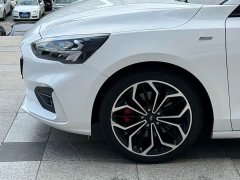 Ford Focus Sedan EcoBoost 180 Automatic ST Line - ფოტო 8
