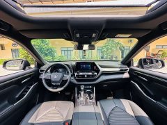 Toyota Crown Venza 2023 2.5L HEV AWD Luxury - ფოტო 4