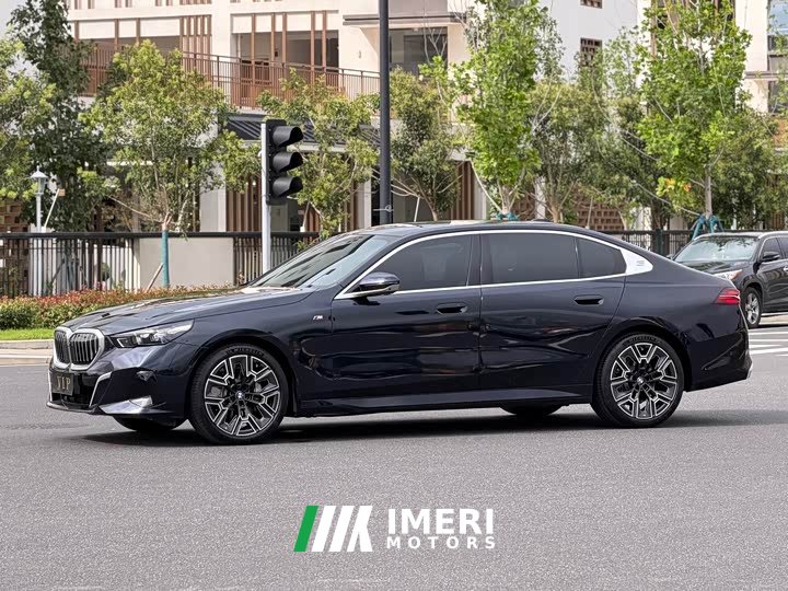 BMW 5 Series 2024 530Li Luxury M Sport Package - ავტომობილი ჩინეთიდან