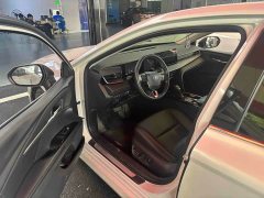 Toyota Camry 2.0E Elite Edition - ფოტო 4