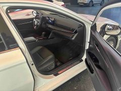 Toyota Camry 2.0E Elite Edition - ფოტო 5