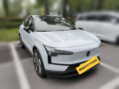 Volvo EX30 Rear-Wheel Drive Extended Range Ultra - ფოტო 5