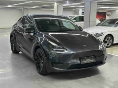 Tesla Model Y Rear-Wheel Drive - ფოტო 3