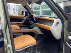 Land Rover Defender 110 3.0T P400 Dark Edition - ფოტო 8