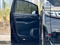 Toyota Vellfire 2020 Dual Engine 2.5L Black Gold Limited Edition - ფოტო 7