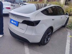 Tesla Model Y Rear-Wheel Drive - ფოტო 3